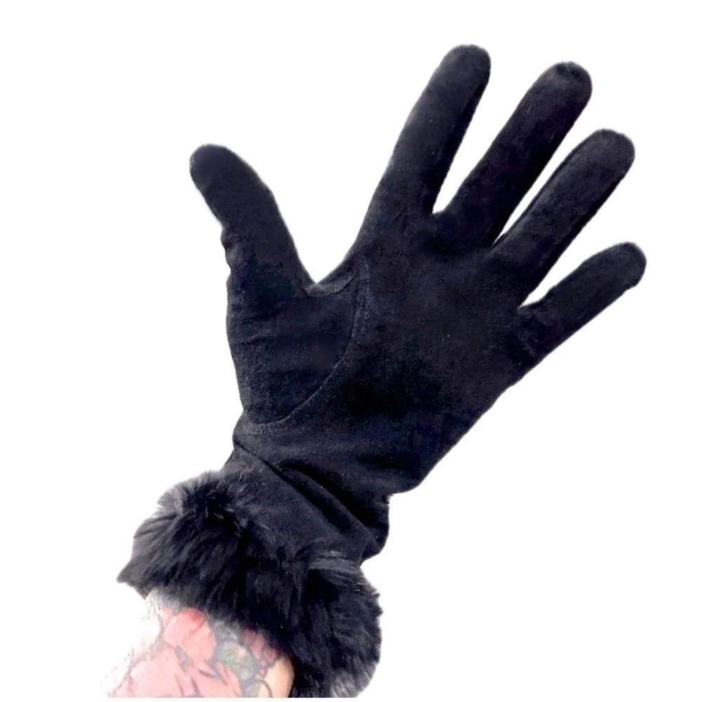 Vintage 🧤🐇 black